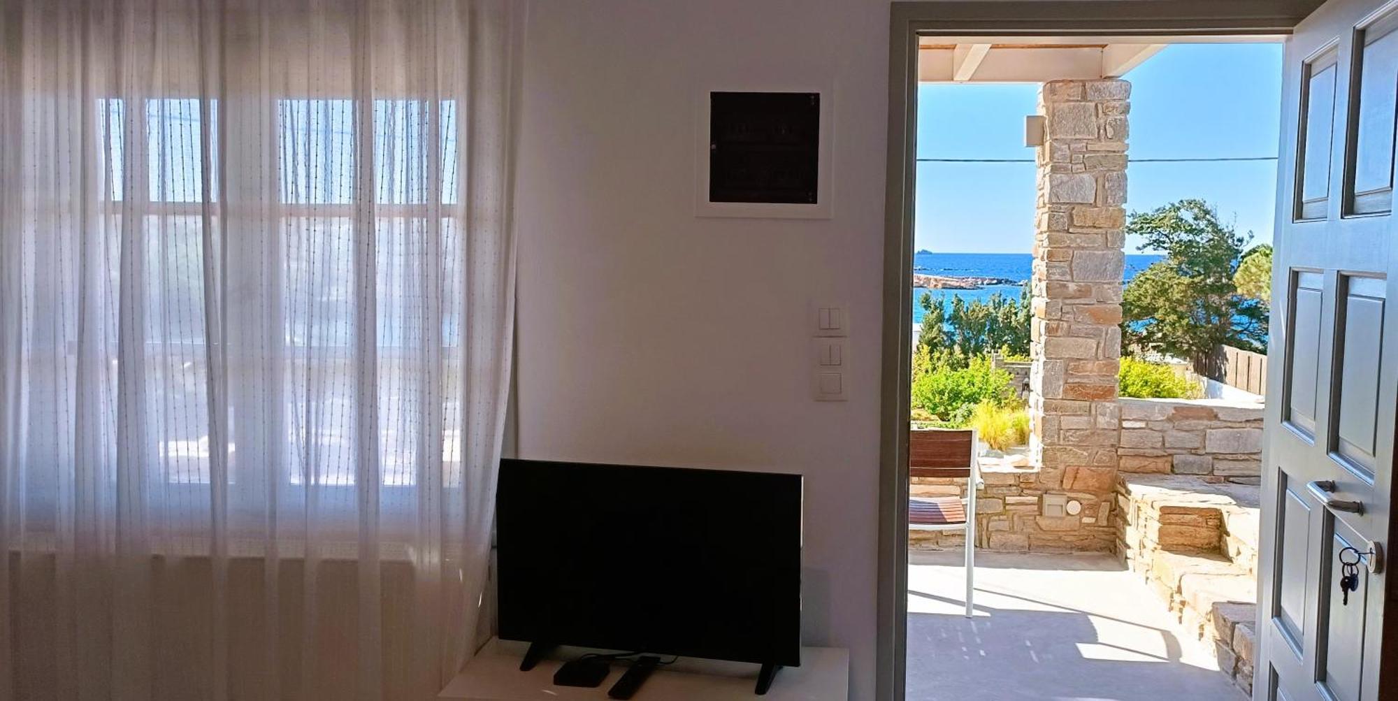 Nesaea Seafront House Villa Parasporos Екстериор снимка