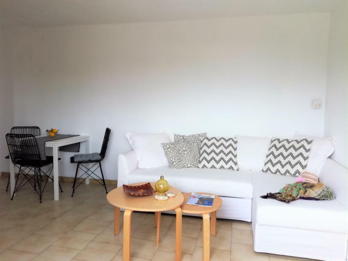 Nesaea Seafront House Villa Parasporos Екстериор снимка