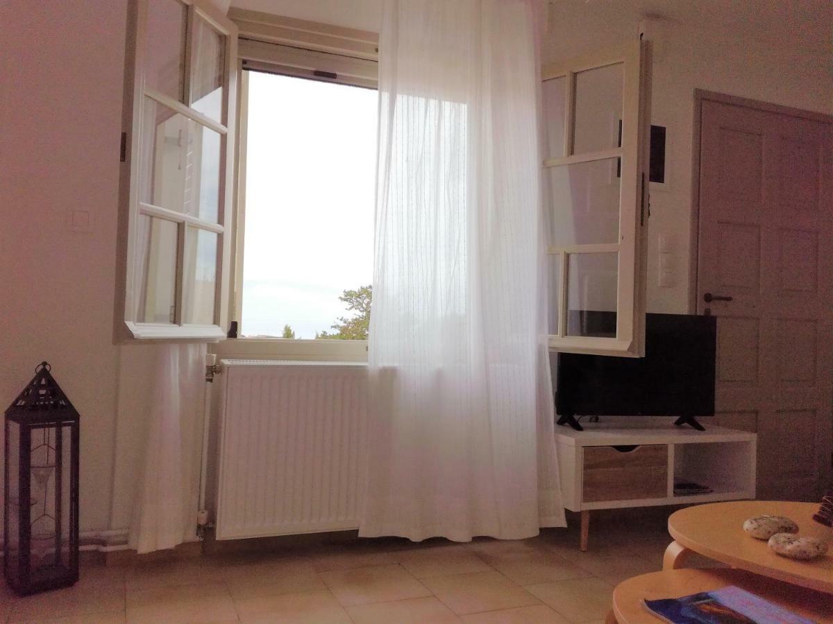Nesaea Seafront House Villa Parasporos Екстериор снимка